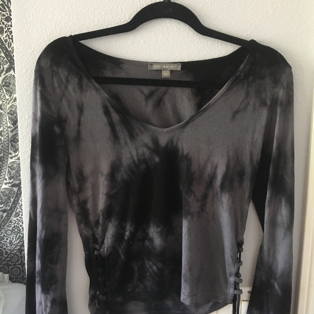 AMERICAN EAGLE FLARE SLEEVE TOP
